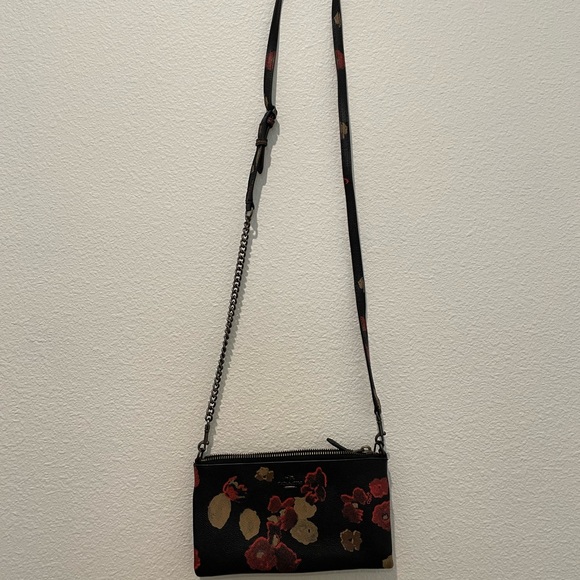 Coach - Picture 2 of 3